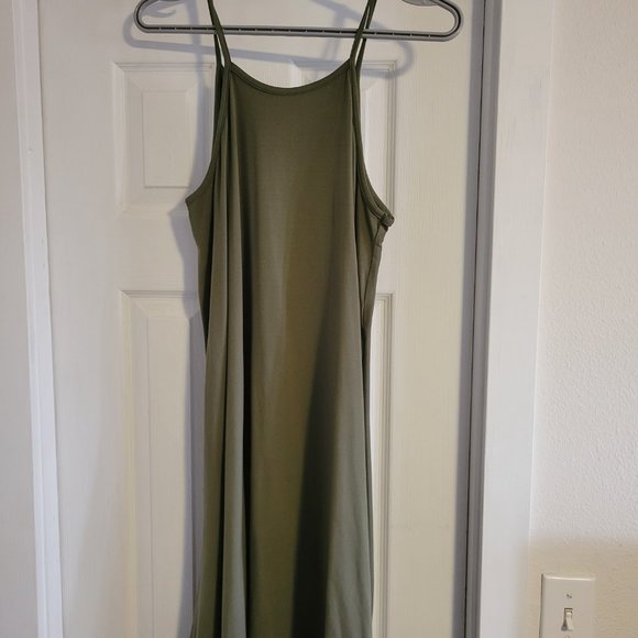 Olive dress - Picture 2 of 2
